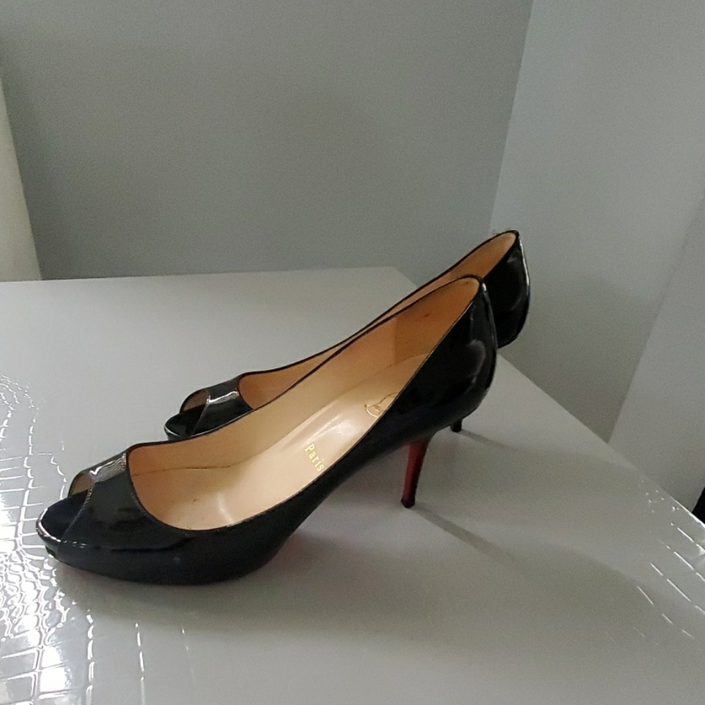 Christian louboutin pumps